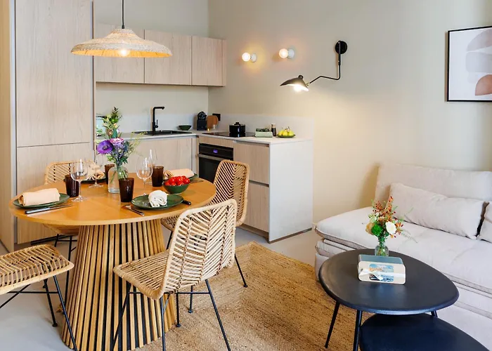 Cigale Verte Avec Terrasse Et Patio A Lejlighed